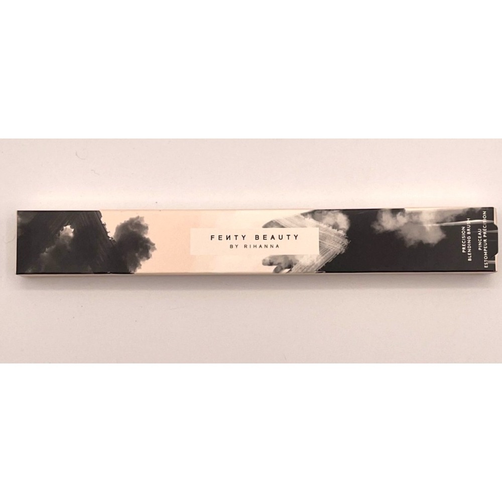 Fenty Beauty by Rihanna Precision Blending Brush 230 NIB